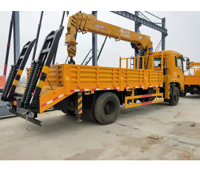 重型隨車吊起重機(jī) 工廠遙控與平板車一體化解決方案